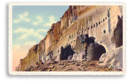 Cliff dwelling near Bandelier National Monument